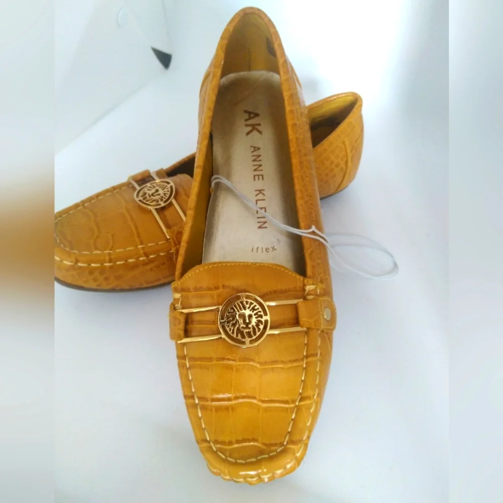 Mustard colored Anne Klein flats - Picture 2 of 4
